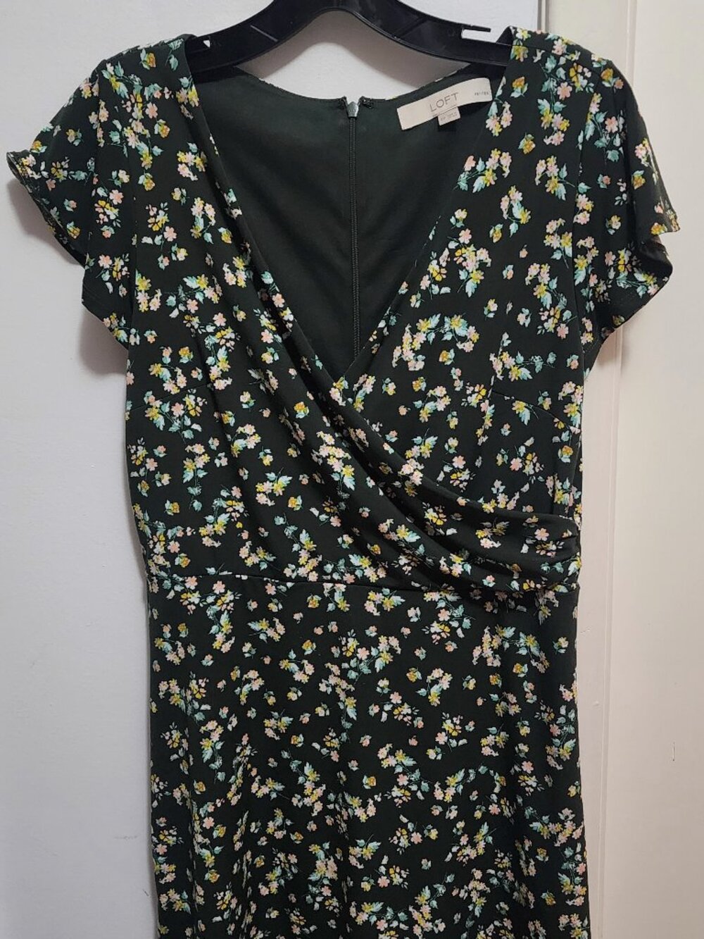 Ann Taylor LOFT Wildflower Flutter Wrap Dress Size 6 Petite Balsam Tree